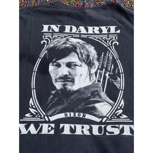 Mens 2XL Graphic Walking Dead Shirt In Daryl We Trust AMC - Picture 3 of 8
